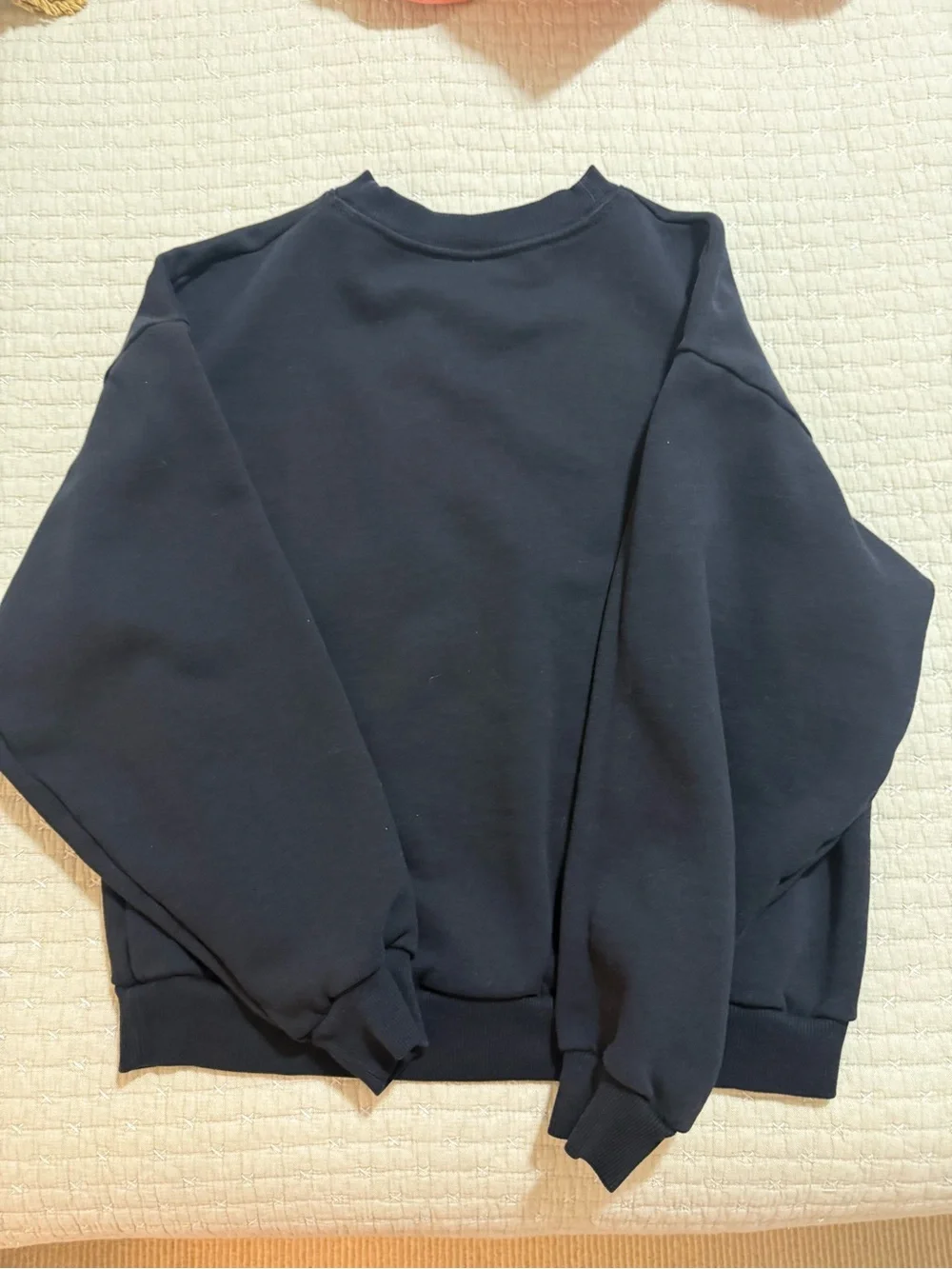ALO Accolade Black Crewneck Sweatshirt with Contrasting Logo